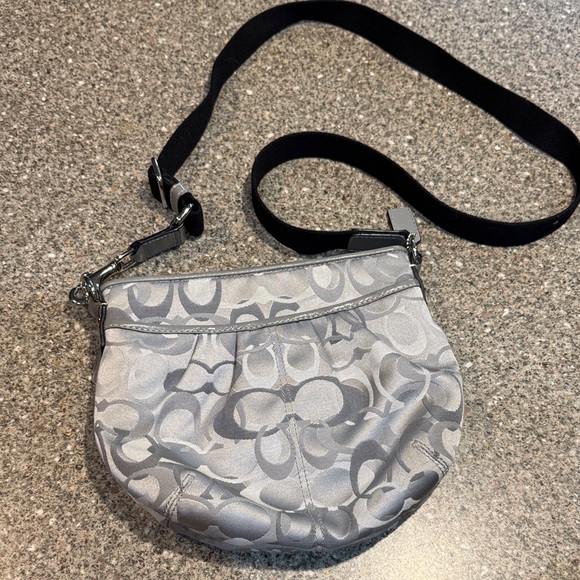 Y2k coach signature swingback crossbody bag - Picture 1 of 3